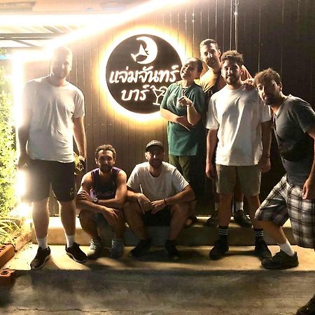 Apartamento Baansrisuthum Don Sak Exterior foto